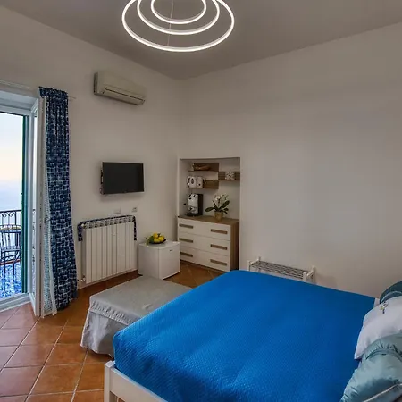 Rosy's 3*